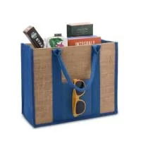 Sustentabilidade e resistência num só item! Nossa Sacola confeccionada em linho é mais uma opção para quem busca itens responsáveis ecologicamente. Com ótimo espaço interno e alças costuradas, leve-a para qualquer lugar.