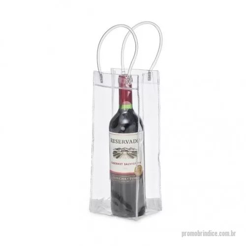 Sacola térmica personalizada - Sacola plástica para gelo com alça. Icebag serve para transportar garrafas exemplo: vinho, champagne, vodka... Basta colocar gelo e transportar seu cooler prático. OBS.: Para prolongar a vida útil do material pvc, atente-se as condições ideais de armazenamento: mantenha o material em local seco e arejado, livre da exposição ao sol e altas temperaturas. Após a utilização da icebag com gelo, certifique-se de secar completamente o material antes de guardá-lo, pois o armazenamento deste em estado úmido poderá comprometer a sua vida útil.