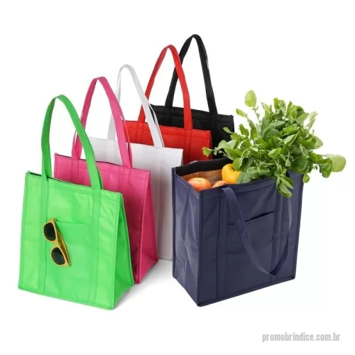 Sacola térmica personalizada - Sacola térmica com capacidade de 18 litros, contém fechamento em velcro e bolso frontal. Obs.: A capacidade de armazenamento com a sacola fechada é de aproximadamente 14 litros.