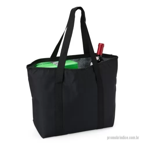 Sacola térmica personalizada - Descrição: Essa sacola térmica 16 litros é perfeita para quem precisa de praticidade e espaço no dia a dia. Feita de poliéster durável, ela possui material térmico interno que mantém seus alimentos frescos por mais tempo. Com ótima capacidade e alça confortável, é ideal para passeios, compras ou viagens. Espaçosa, leve e funcional, é a escolha certa para quem busca facilidade no transporte e conservação dos itens.  Altura :  33,1 cm  Largura :  44 cm  Profundidade :  15 cm  Comprimento :  Alça: 37 cm