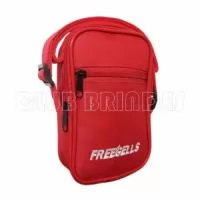 Bolsa Shoulder Bag com 2 compartimentos e alça de ombro, fabricada em poliéster 600. Disponível em várias cores.