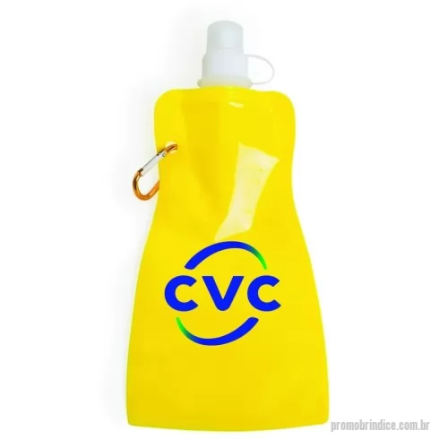 Squeeze dobrável personalizado -  Squeeze dobrável de plástico com 480ml. Squeeze colorido acinturado com mosquetão superior de acordo com a cor do squeeze, possui tampa de bico texturizada e protetor plástico para o bico(com alça).