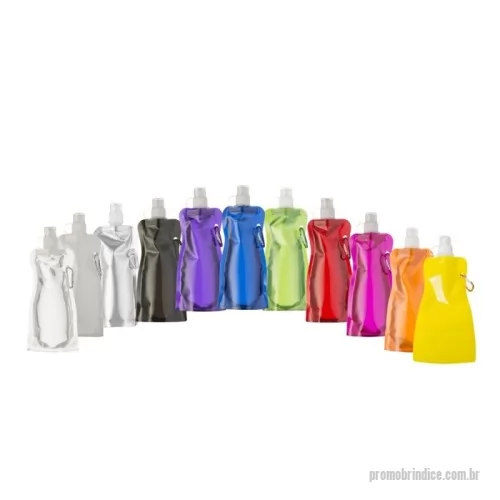 Squeeze dobrável personalizado - Squeeze Dobrável 480ml  Descrição: Compacto e prático, este squeeze de plástico tem capacidade de 480ml e design acinturado para fácil manuseio. Conta com mosquetão superior que varia com a cor do produto, tampa texturizada e protetor de bico com alça, garantindo higiene e versatilidade que você precisa.  Altura :  26 cm  Largura :  12,6 cm  Medidas aproximadas para gravação (CxL):  19 cm x 7 cm  Peso aproximado (g):  25