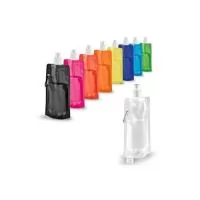 "Squeeze dobrável em PE com bico de sistema ""push-pull"" e acabamento translúcido. Contém uma tampa transparente e um mosquetão. Capacidade até 460 ml."