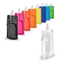 Squeeze dobrável em PE com bico de sistema "push-pull" e acabamento translúcido com mosquetão para fácil transporte. Capacidade até 460 mL. Certificação EU Food Grade. 120 x 260 x 30 mm