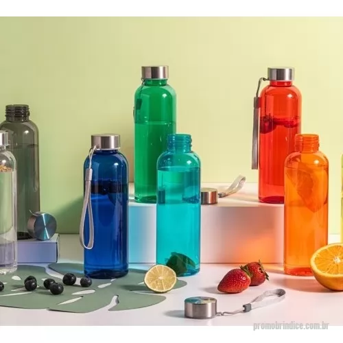Squeeze ecológico personalizado - Squeeze em rPET 100% reciclado e tampa em aço inox, com pega em corda para facilitar o transporte. Caixa branca 94656 vendida opcionalmente. Certificação EU Food Grade.