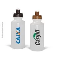 Squeeze 550ml com corpo de Plástico Premium (PE) resistente e flexível, tampa rosqueável feita com 50% de Fibra Natural de Coco ou Madeira e 50% Plástico Premium (PP) com bico em PVC cristal, todos atóxicos. Tampas ecossustentáveis com acabamento e vedação impecável. Capacidade de 550 ml.