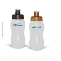 Squeeze Wave com corpo de Plástico Premium (PE) resistente e flexível, tampa rosqueável feita com 50% de Fibra Natural de Coco ou Madeira e 50% Plástico Premium (PP) com bico em PVC cristal, todos atóxicos. Tampas ecossustentáveis com acabamento e vedação impecável. Capacidade de 250 ml.
