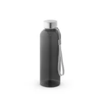 Squeeze em PET 100% reciclado e tampa em aço inox, com pega em corda para facilitar o transporte. Capacidade até 580 mL