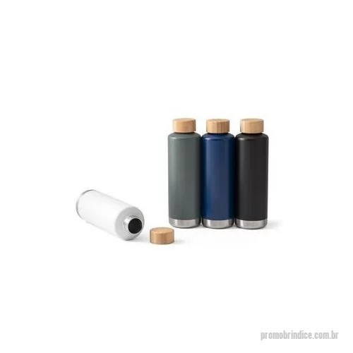 Squeeze metálico personalizado - Squeeze em aço inox com parede dupla isolada a vácuo, parede interna revestida de cobre e tampa em bambu com vedante de silicone para proteção extra. Tem capacidade até 640 ml e mantém as bebidas quentes por 16 h e frias por 48 h. Contém revestimento