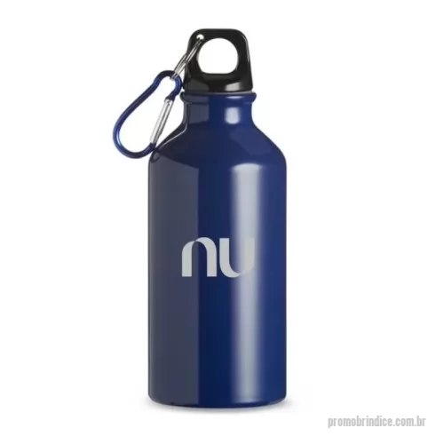 Squeeze metálico personalizado - Características Altura: 17.60 cm Largura: 10.00 cm Comprimento/Circunferência: 10.00 cm Peso aproximado do produto: 0.065 g NCM: 76151000 Com o Squeeze de Alumínio 420ml com Mosquetão, você terá a solução perfeita para manter-se hidratado em qualquer lugar. Seja no trabalho, academia, viagens ou passeios ao ar livre, esse squeeze é um companheiro indispensável para o seu dia a dia. Confira abaixo os principais benefícios e aplicações desse produto inovador:  Benefícios do produto  Leve e durável: Feito em alumínio de alta qualidade, é resistente e fácil de transportar. Design elegante: Moderno e compacto, é perfeito para qualquer ocasião. Ecologicamente correto: Contribui para a redução do uso de plástico descartável. Versátil: Pode ser utilizado com água, sucos, chás e outros líquidos. Fácil de limpar: Possui abertura larga que facilita a higienização.