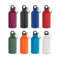 Squeeze esportiva em alumínio com acabamento brilhante, com mosquetão para facilitar o transporte. Capacidade até 400 mL. Caixa branca 94656 vendida opcionalmente. ø66 x 176 mm