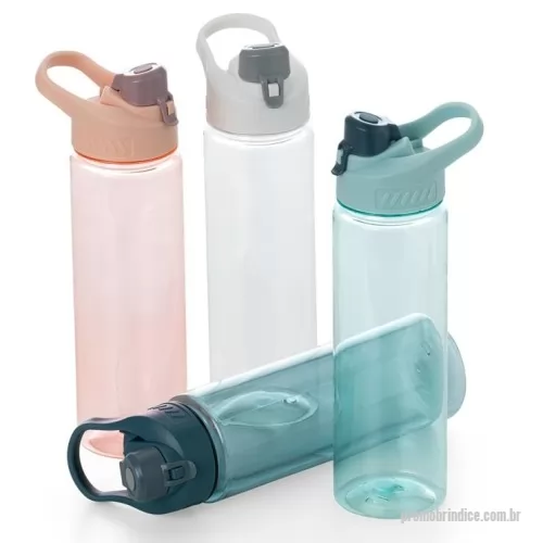 Squeeze personalizado - Squeeze plástico 700ml com alça para transporte, possui tampa principal rosqueável e tampa de proteção plástica com trava para o bocal.  Material: Plástico Altura :  25,3 cm Largura :  9,6 cm Circunferência :  22 cm Medidas aproximadas para gravação (CxL):  15 cm x 6,5 cm Peso aproximado (g):  106