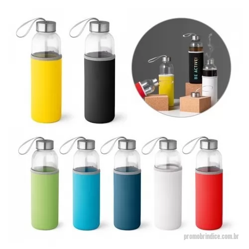 Squeeze personalizado - Squeeze em vidro e tampa em aço inox com alça para fácil transporte. Capacidade até 520 mL. Fornecido com luva em soft shell dando proteção extra à sua squeeze. Caixa branca 94651 vendida opcionalmente. Certificação EU Food Grade. ø65 x 225 mm