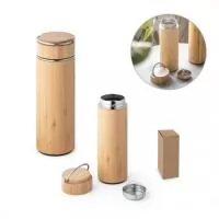 Squeeze em bambu e aço inox, com corpo duplo e isolamento a vácuo. Capacidade até 440 ml. Food grade. Fornecido em caixa presente de papel craft. ø70 x 215 mm
