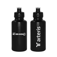 Squeeze de PE resistente e flexível, tampa rosqueável em PP e bico em PVC cristal. Acabamento e vedação impecável. Capacidade de 550 mL