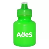 Squeeze de PE resistente e flexível, tampa rosqueável em PP e bico em PVC cristal. Acabamento e vedação impecável. Capacidade de 300ml.
