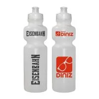 Squeeze de PE resistente e flexível, tampa rosqueável em PP e bico em PVC cristal. Acabamento e vedação impecável. Capacidade de 750ml.