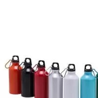 Squeeze de alumínio com capacidade de 420ml com tampa plástica rosqueável. Acompanha mosquetão.
