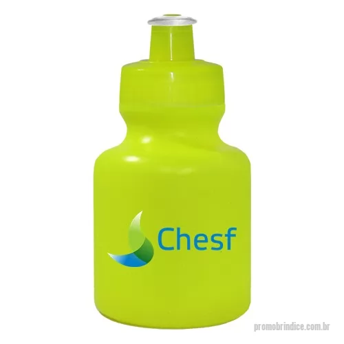 Squeeze plástico personalizado - Squeeze 300mL de PE resistente e flexível, tampa rosqueável em PP e bico em PVC cristal. Acabamento e vedação impecável. Capacidade de 300 mL, ideal para escolas, infantil, dia das crianças