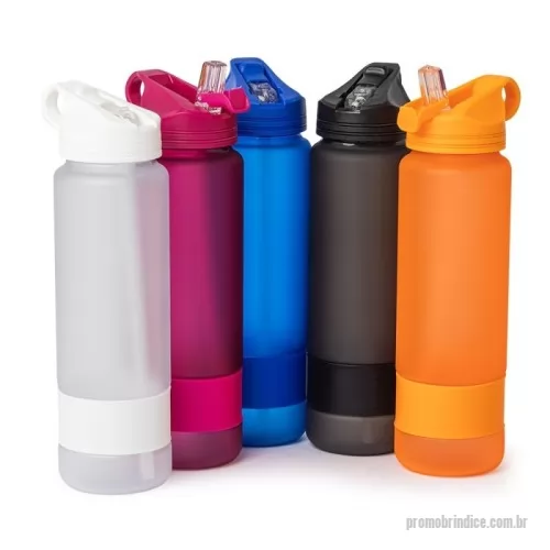 Squeeze plástico personalizado - Squeeze plástico com capacidade de 900ml com acabamento fosco e detalhe emborrachado na parte inferior. Possui tampa rosqueável com alça integrada e bico de canudo com tampa protetora. Acompanha canudo. 