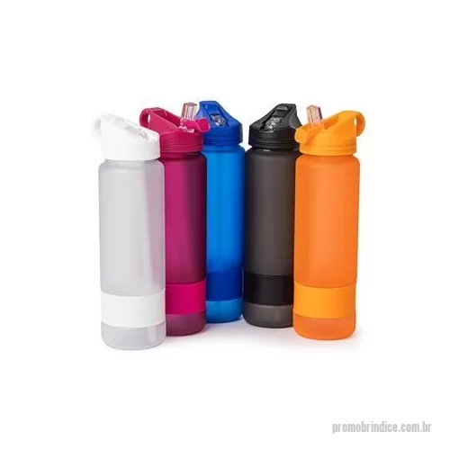 Squeeze plástico personalizado - Squeeze plástico com capacidade de 900 ml com acabamento fosco e detalhe emborrachado na parte inferior. Possui tampa rosqueável com alça integrada e bico de canudo com tampa protetora. Acompanha canudo. Altura : 28 cm Largura : 7,5 cm Circunferência