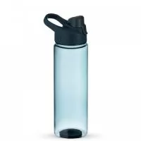 Squeeze plástico 700ml com alça para transporte, possui tampa principal rosqueável e tampa de proteção plástica com trava para o bocal.