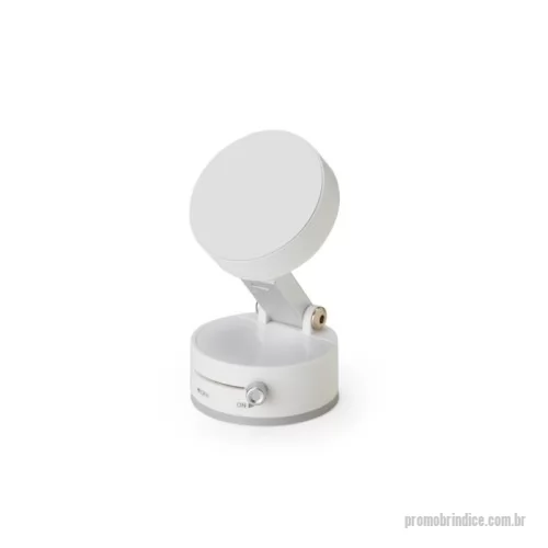 Suporte para celular personalizado - Suporte para smartphones feito em plástico. Possui ajuste em diferentes ângulos de inclinação, ventosa retrátil via chave seletora para fixação do suporte, ideal para vidros e painéis de carros, mesas e outros ambientes através do adesivo em policarbonato que o acompanha. Apresenta encaixe magnético para posicionar o aparelho na vertical ou horizontal de forma prática aparelhos com suporte às funções magnéticas ou com o auxílio do anel adaptador que pode ser colado na parte interna de capas de celulares. Acompanha 2 anéis magnéticos colantes, 1 adesivo em policarbonato, 1 kit de lenços de limpeza para telas e 1 chave Allen pequena.
