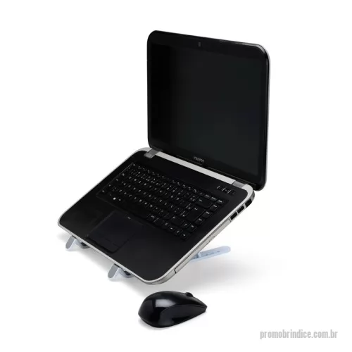 Suporte para notebook personalizado - Suporte para notebook Personalizado 14522B com sua logomarca. 20 anos ajudando a cotar Brindes Promocionais com várias empresas num único clique. Suporte para notebooks retrátil em plástico resistente. Conta com design aberto para facilitar a dissipação de calor, sete níveis de ajuste para aparelhos de até 15,6 polegadas e tiras de silicone laterais que garantem maior estabilidade ao dispositivo.  Altura: 15,5 cm Largura: 4,5 cm Comprimento: 26 cm Espessura: 2 cmSuporte para notebooks retrátil em plástico resistente. Conta com design aberto para facilitar a dissipação de calor, sete níveis de ajuste para aparelhos de até 15,6 polegadas e tiras de silicone laterais que garantem maior estabilidade ao dispositivo.  Altura: 15,5 cm Largura: 4,5 cm Comprimento: 26 cm Espessura: 2 cmSuporte para notebook Personalizado, 180163, Smart Gifts. Clique e Cote no Portal PromoBríndice!