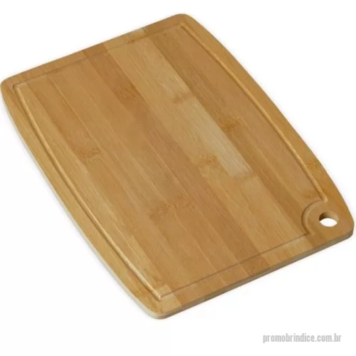 Tábua para carne de madeira personalizada - Tábua de corte com canaleta e acesso para gancho.