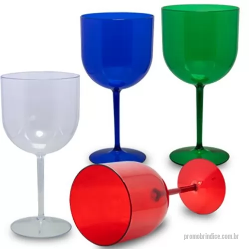 Taça de Gin personalizada - Taça Gin  Material: Plástico PS cristal. Capacidade: 550 ml. Medidas: 10 cm de diâmetro (boca), 8 cm de diâmetro (base) e 19,8 cm de altura. Peso: 78 gramas. Embalado em saco plástico individual. Opção para personalização em serigrafia e transfer. Produto utilizado com frequência em bares, festas, eventos, confraternização