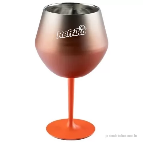 Taça de Gin personalizada - Taça térmica 420ml 2 em 1 com fundo prismático e base destacável. Disponível em diversas cores, pode ser utilizada como taça ou copo. Gravação indelével da logo a laser. Marque sua logomarca num presente útil, inovador, elegante e durável. Despachamos com frete pago para Sul, Sudeste e Centro Oeste.