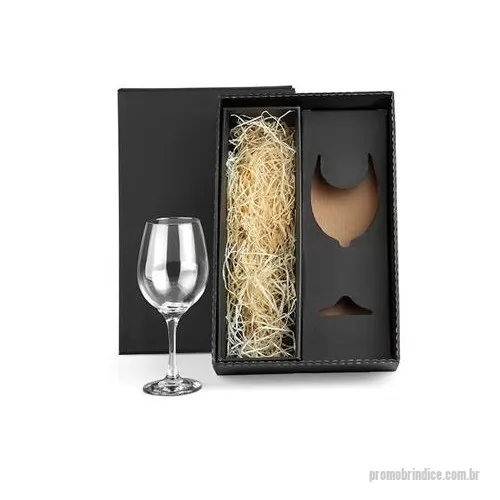 Taça personalizada - Taças de vidro para vinho. Capacidade: 490ml DIMENSÃO DO PRODUTO Ø22,5x9cm EMBALAGEM Caixa Preta - 380x240x102 mm AxLxP