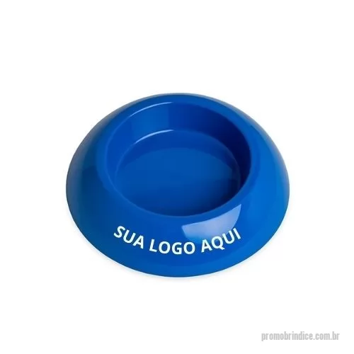 Tigela para Pets personalizada - Apresente seu cuidado com os pets com nossa Tigela Pet feita de polipropileno! Disponível em duas cores vibrantes, esta tigela é a escolha perfeita para facilitar a alimentação do seu amigo animal, proporcionando mais conforto e praticidade. Seu formato circular garante maior estabilidade, tornando as refeições ainda mais tranquilas. Porque alimentar seu pet com carinho e qualidade é essencial. Dimensões: 5 cm (altura) x 20,6 cm (largura).  Escolha um brinde que alia funcionalidade e estilo, demonstrando sua atenção aos detalhes e comprometimento com o bem-estar animal. Surpreenda seus clientes e colaboradores com um presente que faz a diferença!