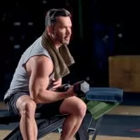 Toalha Fitness Felpuda com personalização em bordado. 