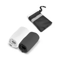 Toalha para Esporte em Microfibra oferece praticidade e leveza, ideal para facilitar o transporte durante atividades esportivas. Com uma composição de microfibra de 210 g/m², garante elevada absorção e secagem rápida. Acompanhada por uma bolsa em 190T, compacta com dimensões de 110x140mm, a toalha em si possui generosas medidas de 300x300mm. Uma escolha conveniente para manter-se seco e confortável durante seus exercícios, sendo fácil de carregar e eficiente na absorção de umidade.