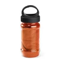 Conjunto composto por uma toalha e garrafa. A toalha para esporte, em poliamida e poliéster, quando molhada permanece fria durante horas. Se aquecer, basta balançar reativando sua frescura. Reutilizável e lavável à máquina. Garrafa em PP e PET com mosquetão incluso. Capacidade até 440 mL. Caixa branca 94653 vendida opcionalmente. Certificação EU Food Grade. Toalha: 300 x 800 mm | Garrafa: ø65 x 183 mm