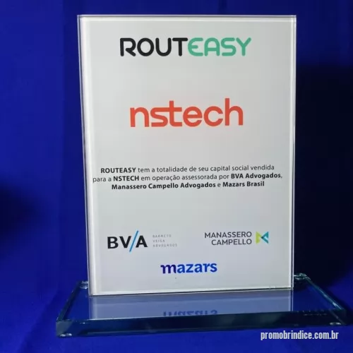 Tombstone personalizado - Peça em vidro extraclear com base