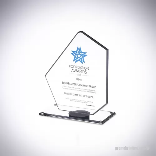 Troféu acrílico personalizado - O troféu de acrílico para os FOUNDATION AWARDS, destinado a homenagear contribuintes ao crescimento e imagem da escola durante um evento da organização, destaca-se por seu design imponente e informativo.  Fabricado com base transparente e utilizando corte a laser e colagem, este troféu emprega impressão UV para garantir qualidade e acabamento excepcionais. Desenvolvido conforme as especificações do cliente, que esteve envolvido em todo o processo, oferecemos produtos únicos e personalizados.  Celebre as contribuições significativas com troféus da AD Plastic, ideais para eventos de reconhecimento e promoção institucional.