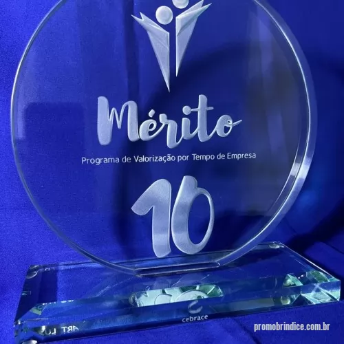 Troféu de cristal ou vidro personalizado - troféu em vidro incolor 15mm com gravação com óxido de aluminío em baixo relevo, sendo corpo e base 