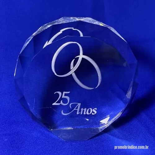 Troféu de cristal ou vidro personalizado - peça em cristal importado multifacetado com gravação personalizada