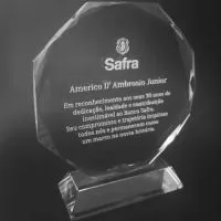 Troféu de cristal personalizado