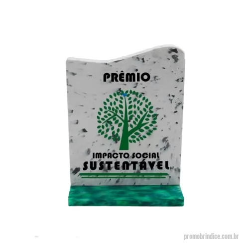 Troféu ecológico personalizado - Green Plasticaria, fabricado 100% com plástico reciclado, produto inovador e eco sustentável, medindo 12,0x15,0cm , a escolha ideal para o meio ambiente e para adequação às estratégias corporativas de ESG.