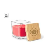 Vela aromática de 50 g, em copo de vidro com tampa de bambu. As diversas fragrâncias ajudam a criar um ambiente mais relaxante em sua casa, adaptado às suas preferências. Fornecido em caixa presente individual. A cor e o resultado da impressão nos materiais naturais pode variar entre produtos. Cor 103 - Canela | Cor 105 - Flores japonesas (Sakura) | Cor 106 - Baunilha | Cor 109 - Maçã verde 53 x 53 x 57 mm | Caixa: 55 x 55 x 60 mm