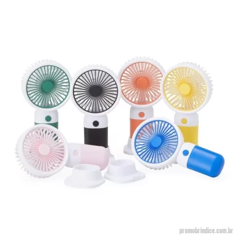 Ventilador portátil personalizado - Mini ventilador plástico recarregável com base removível e botão de acionamento. Acompanha cabo usb.