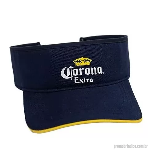 Viseira personalizada - Viseiras em brim, sustentação frontal em forro de poliéster, acabamento interno em algodão, carneira espumada de 04 costuras, regulador de velcro, aba curva sanduiche com vivo branco