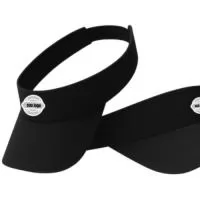 FICHA TÉCNICA - VISEIRA DRY FITT Modelo: Esportiva Baixo de 4/5 cm altura frontal. Materiais *Tecido principal: Dry Fitt Colmeia *Composição: 100% poliéster *Regulagem traseira: Plástico, Velcro e Elástico. Cores: Definir Personalização Área frontal e lateral: Silk, Bordado ou DTF.